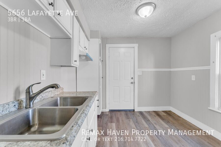 5656 Lafayette Ave, Maple Heights - Spacious 3-bed 1-bath single-family home! property image
