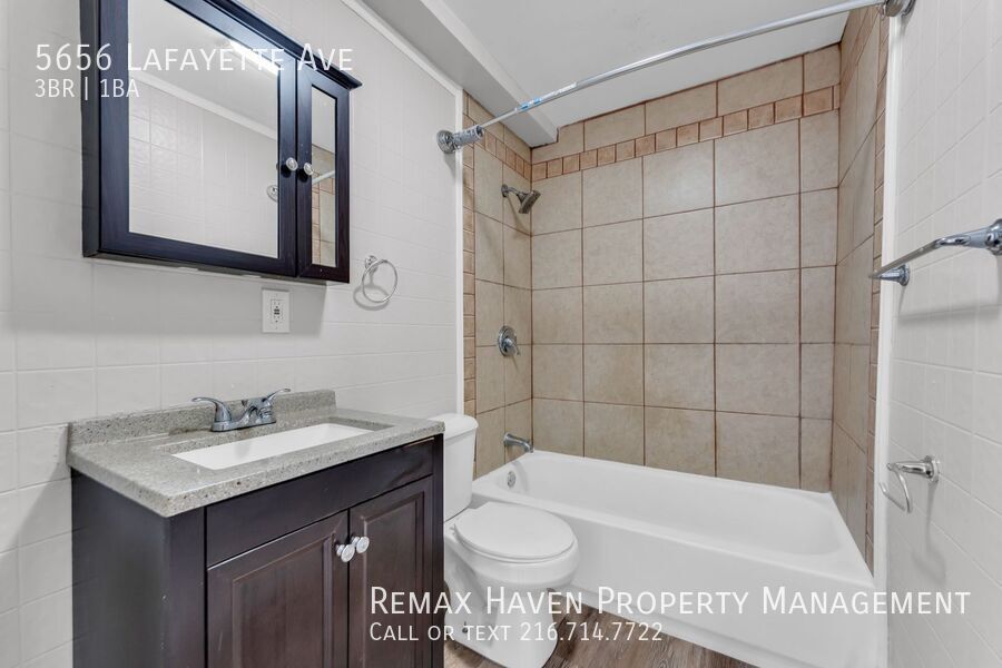 5656 Lafayette Ave, Maple Heights - Spacious 3-bed 1-bath single-family home! property image