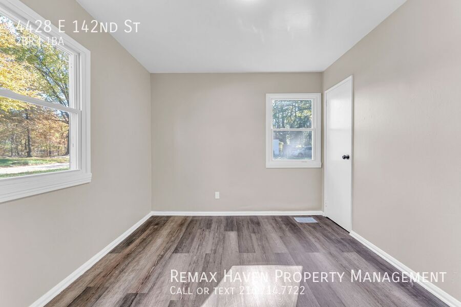 4428 E 142nd St, Cleveland - Spacious 2-bed 1-bath single-family home! property image