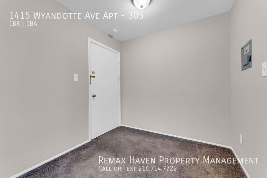1415 Wyandotte Ave | Unit 305, Lakewood - Spacious 1-bed 1-bath apartment! property image