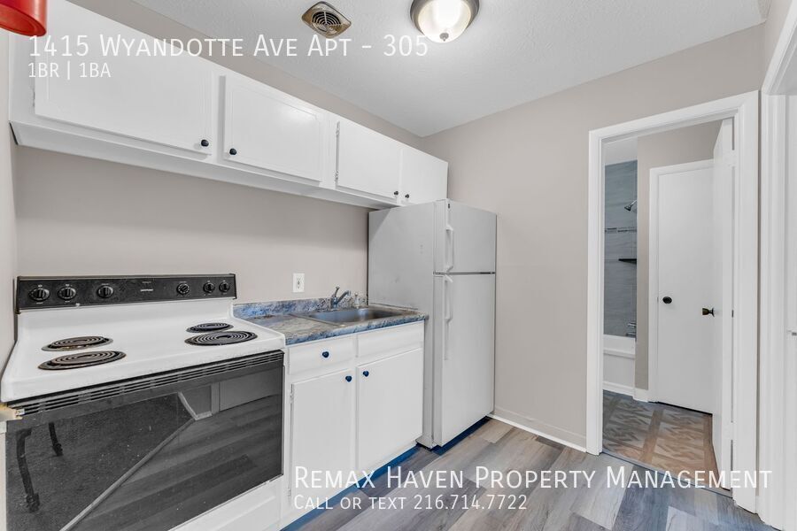 1415 Wyandotte Ave | Unit 305, Lakewood - Spacious 1-bed 1-bath apartment! property image