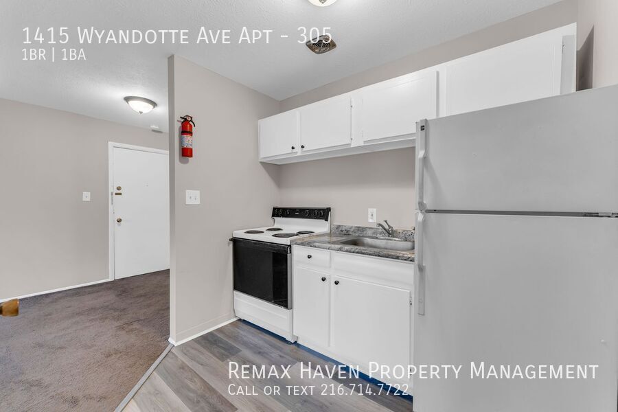 1415 Wyandotte Ave | Unit 305, Lakewood - Spacious 1-bed 1-bath apartment! property image