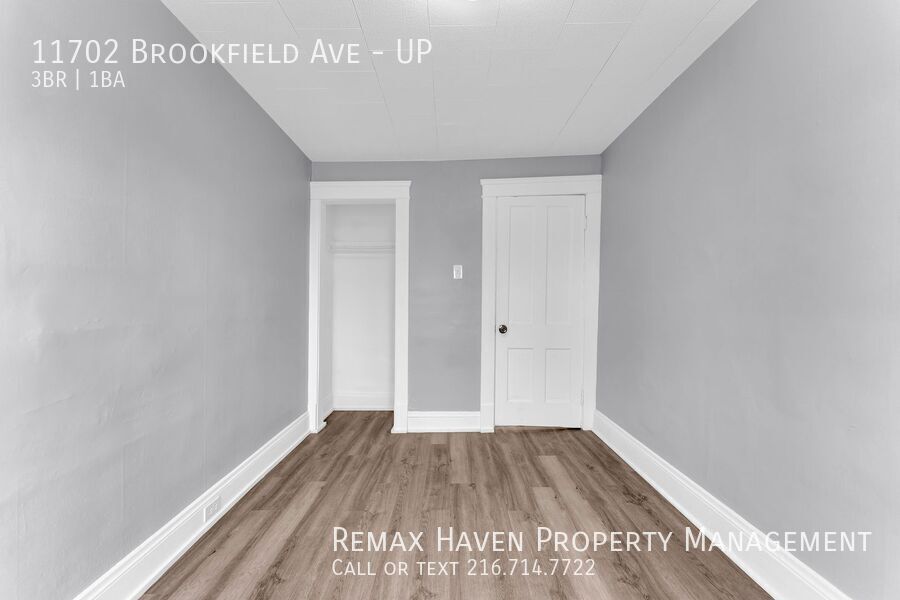 11702 Brookfield Ave | UP, Cleveland - Spacious 3-bed 1-bath multi-family home! property image