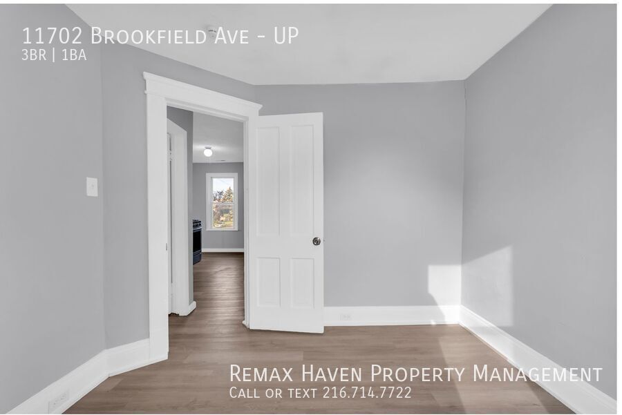 11702 Brookfield Ave | UP, Cleveland - Spacious 3-bed 1-bath multi-family home! property image