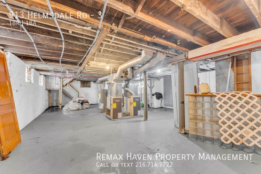 915 Helmsdale Rd | Unit 3, Cleveland Heights- Spacious 1 bed 1 bath multi-family home! property image