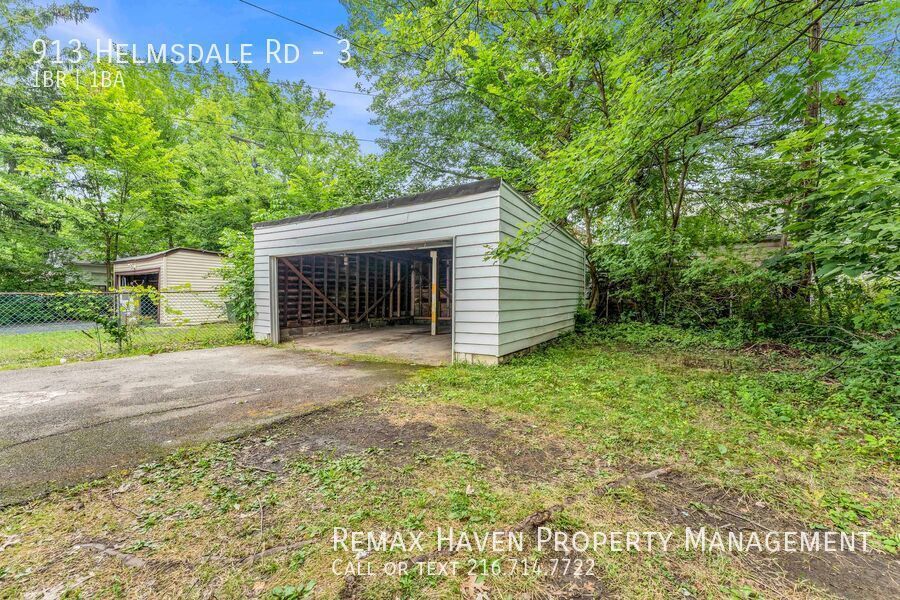 915 Helmsdale Rd | Unit 3, Cleveland Heights- Spacious 1 bed 1 bath multi-family home! property image