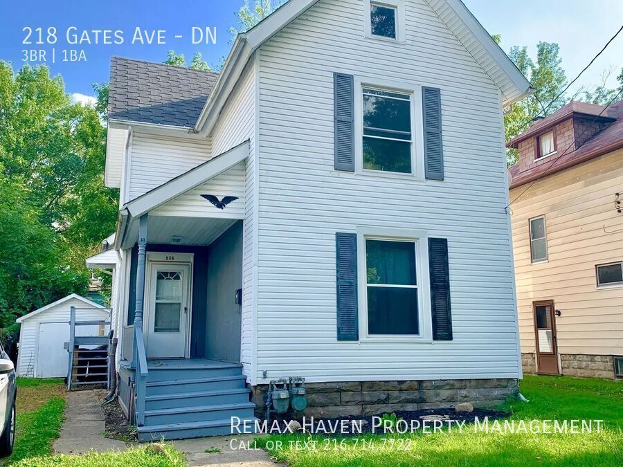 218 Gates Ave | DN, Elyria - Spacious 3-bed 1-bath multi-family home! property image