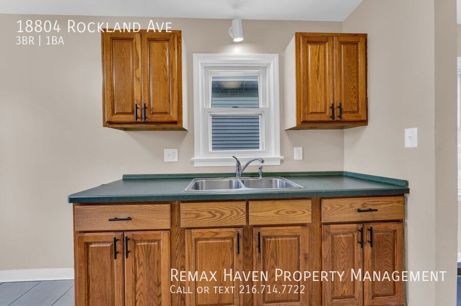 18804 Rockland Ave, Cleveland - Spacious 3-bed 1-bath single-family home! property image