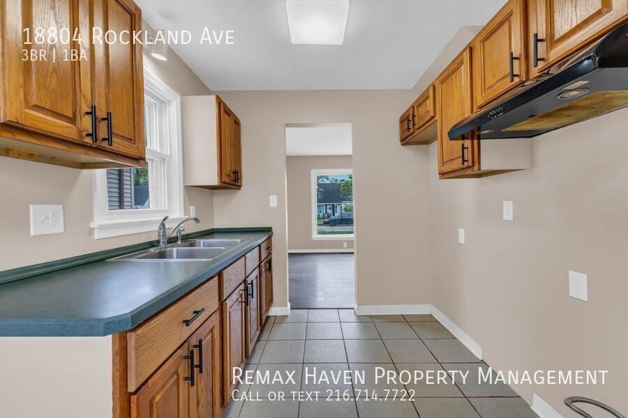 18804 Rockland Ave, Cleveland - Spacious 3-bed 1-bath single-family home! property image