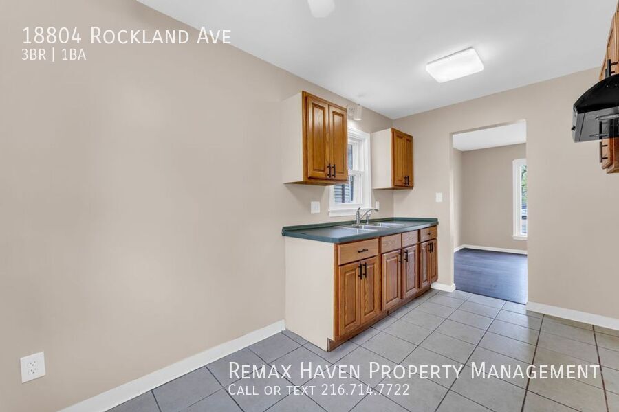 18804 Rockland Ave, Cleveland - Spacious 3-bed 1-bath single-family home! property image