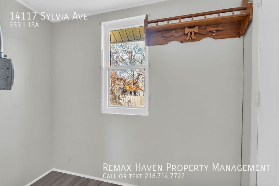 14117 Sylvia Ave, Cleveland - Spacious 3-bed 1-bath single-family home! property image