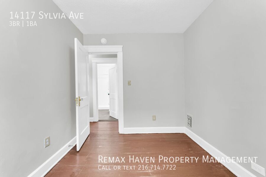 14117 Sylvia Ave, Cleveland - Spacious 3-bed 1-bath single-family home! property image
