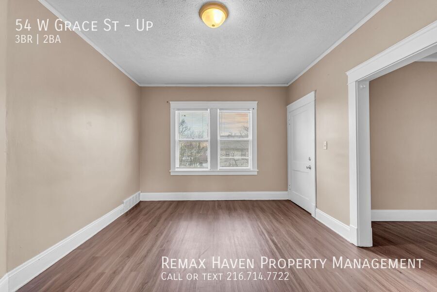 54 W Grace St | UP, Bedford - Spacious 3-bed 2-bath multi-family home! property image