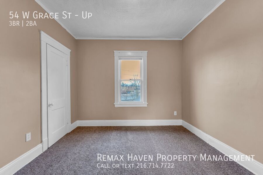 54 W Grace St | UP, Bedford - Spacious 3-bed 2-bath multi-family home! property image
