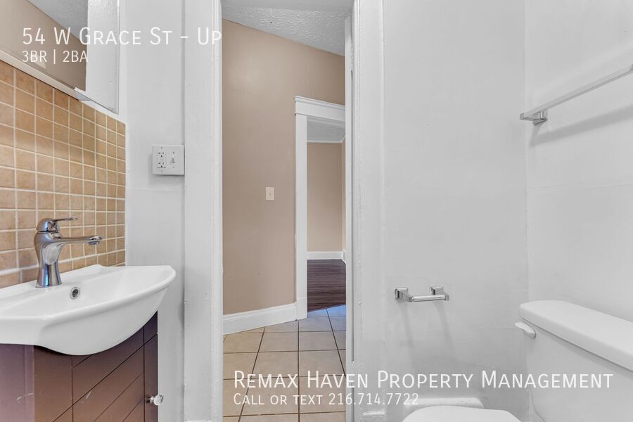 54 W Grace St | UP, Bedford - Spacious 3-bed 2-bath multi-family home! property image