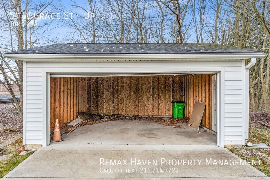 54 W Grace St | UP, Bedford - Spacious 3-bed 2-bath multi-family home! property image