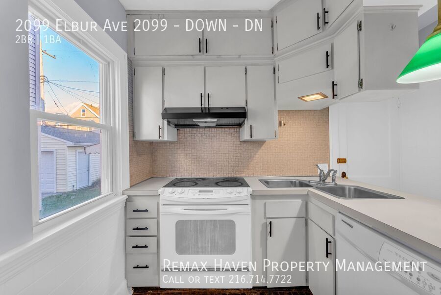 2099 Elbur | DN, Lakewood - Spacious 2-bed 1-bath multi-family home! property image