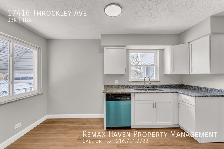 17416 Throckley Ave, Cleveland - Spacious 3-bed 1-bath single-family home! property image
