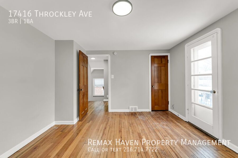 17416 Throckley Ave, Cleveland - Spacious 3-bed 1-bath single-family home! property image