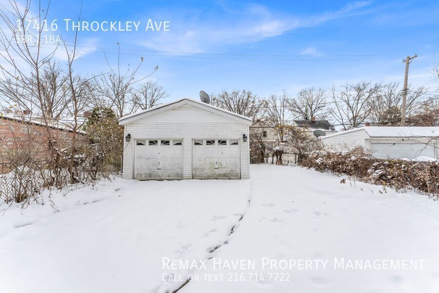 17416 Throckley Ave, Cleveland - Spacious 3-bed 1-bath single-family home! property image