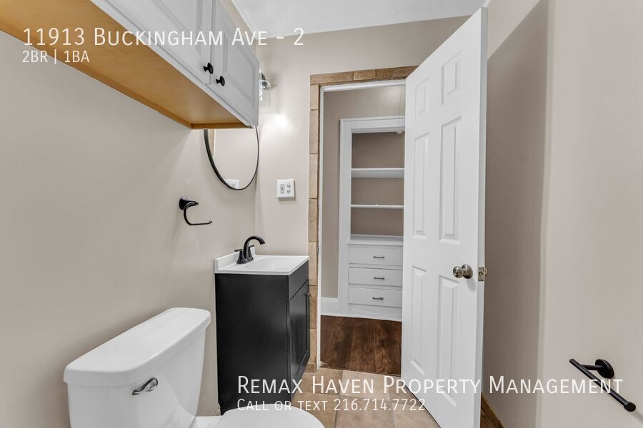 11913 Buckingham Ave | UP, Cleveland - Spacious 2-bed 1-bath multi-family home! property image