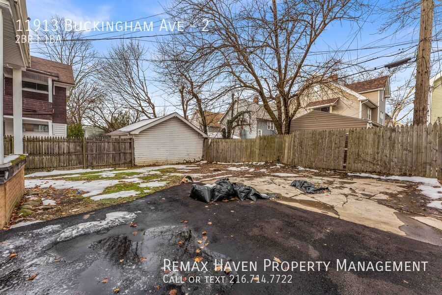 11913 Buckingham Ave | UP, Cleveland - Spacious 2-bed 1-bath multi-family home! property image