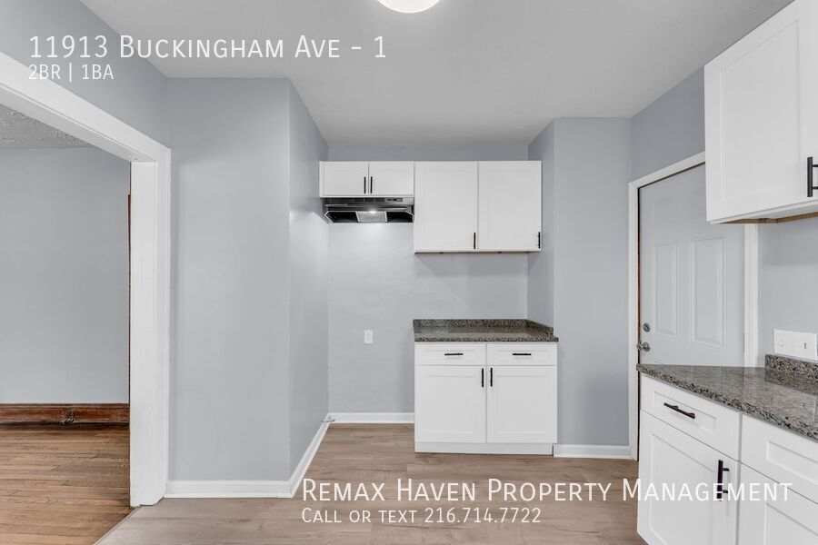 11913 Buckingham Ave | DN, Cleveland - Spacious 2-bed 1-bath multi-family home! property image