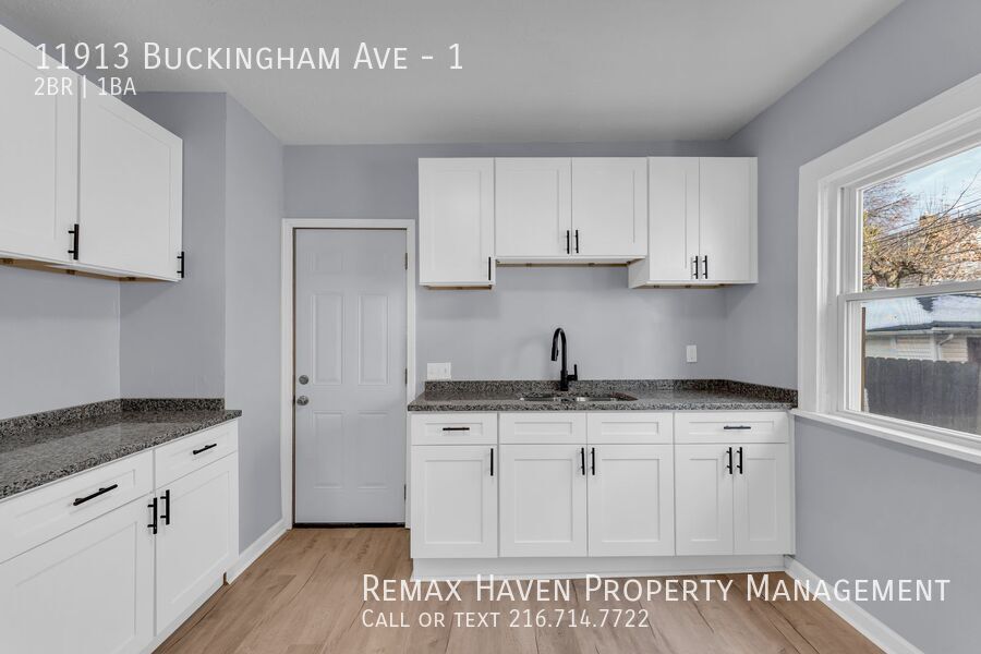11913 Buckingham Ave | DN, Cleveland - Spacious 2-bed 1-bath multi-family home! property image