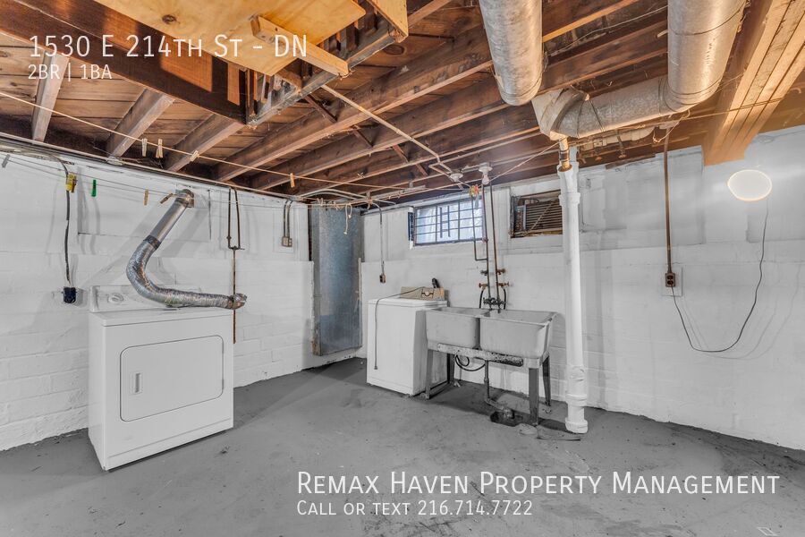 1530 E 214th St | DN, Euclid - Spacious 2-bed 1-bath multi-family home!  property image