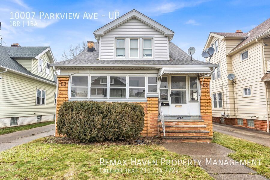 10007 Parkview Ave | UP, Garfield Heights - Spacious 1-bed 1-bath multi-family home!  property image