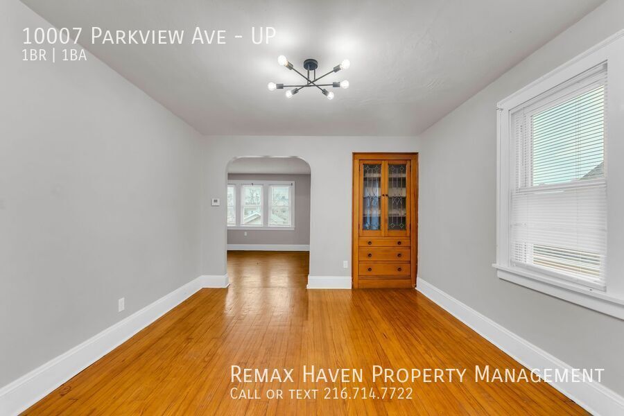 10007 Parkview Ave | UP, Garfield Heights - Spacious 1-bed 1-bath multi-family home!  property image