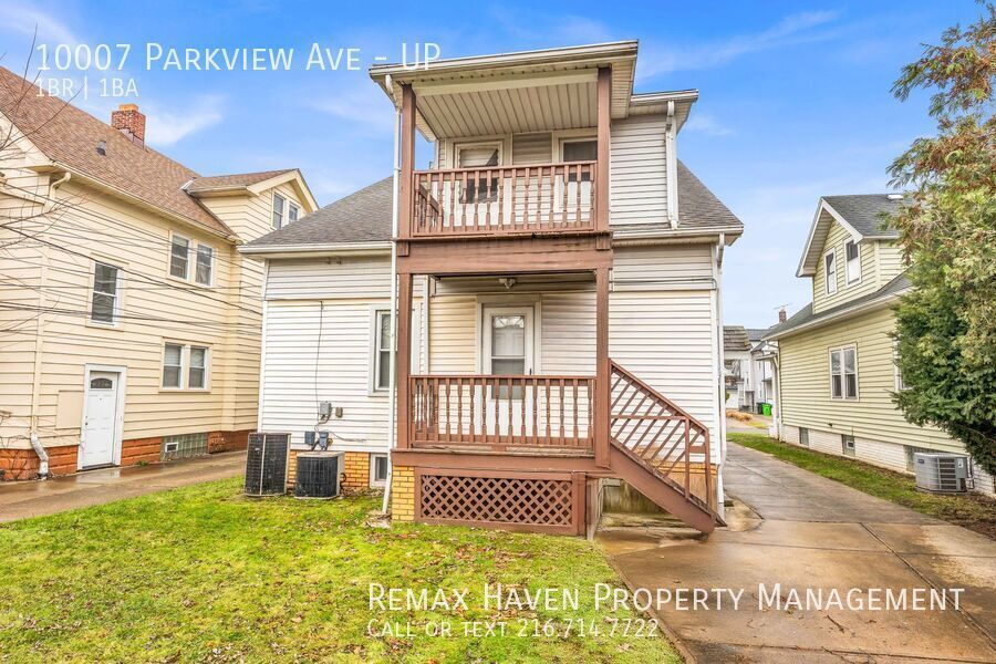 10007 Parkview Ave | UP, Garfield Heights - Spacious 1-bed 1-bath multi-family home!  property image