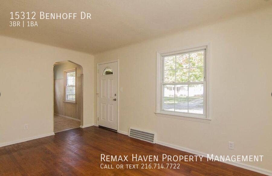 15312 Benhoff Dr, Maple Heights - Spacious 3-bed 1-bath single-family home! property image