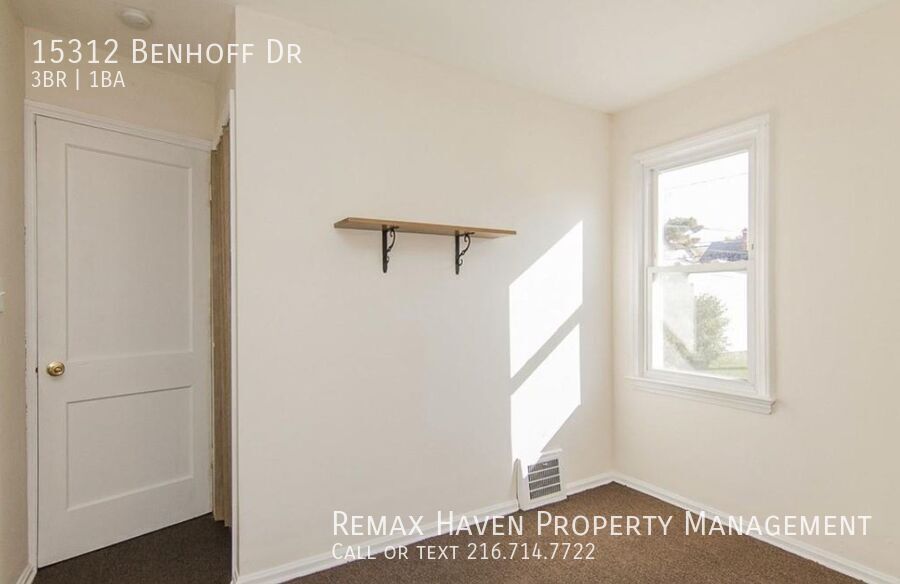15312 Benhoff Dr, Maple Heights - Spacious 3-bed 1-bath single-family home! property image