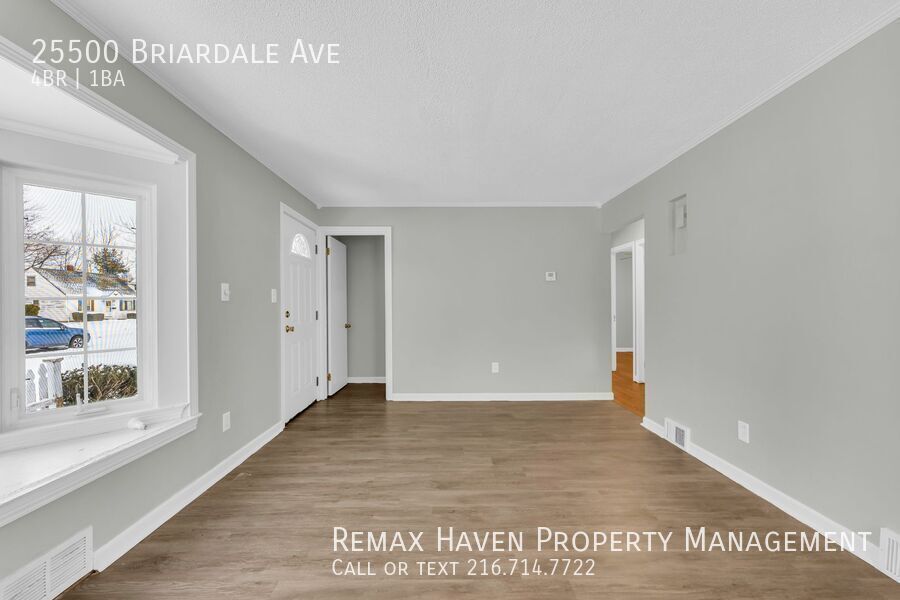 25500 Briardale Ave, Euclid - Spacious 4-bed 1 -bath single-family home! property image
