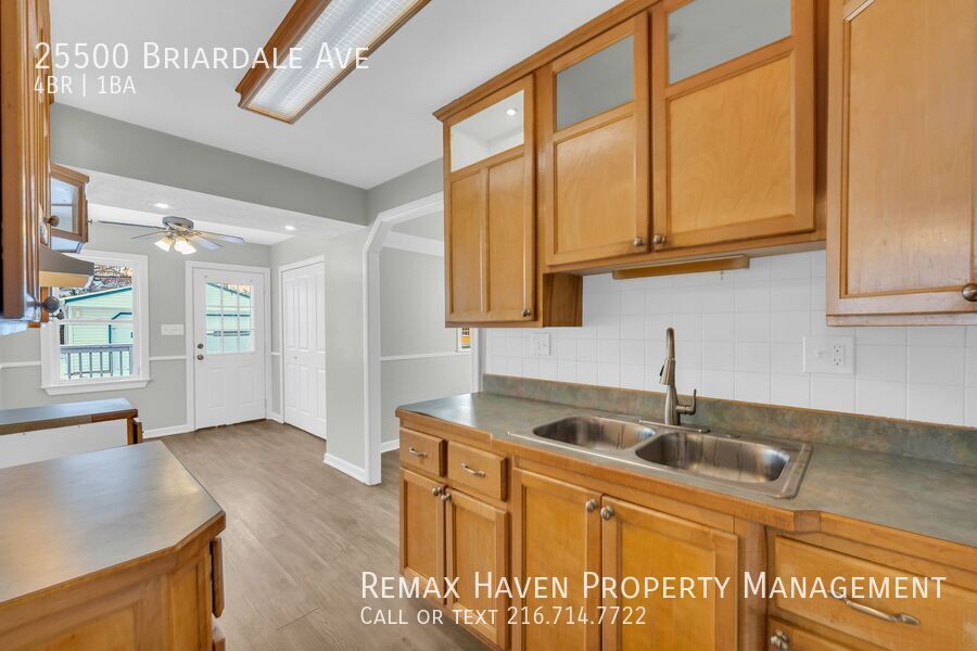 25500 Briardale Ave, Euclid - Spacious 4-bed 1 -bath single-family home! property image
