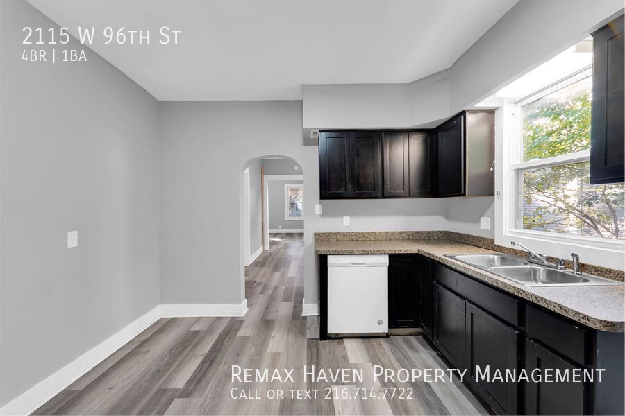 2115 W 96th St, Cleveland - Spacious 4-bed 1-bath single-family home! property image