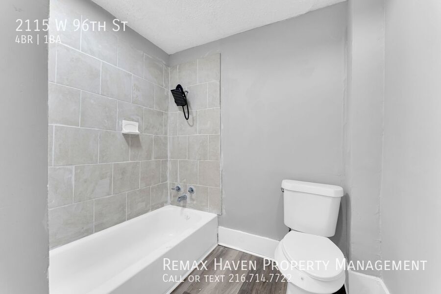 2115 W 96th St, Cleveland - Spacious 4-bed 1-bath single-family home! property image