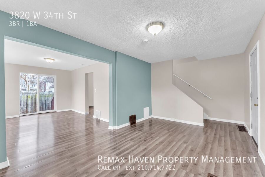 3820 W 34th St, Cleveland - Spacious 3-bed 1-bath single-family home! property image