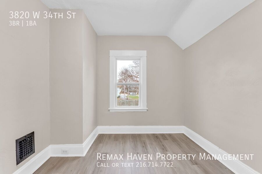 3820 W 34th St, Cleveland - Spacious 3-bed 1-bath single-family home! property image