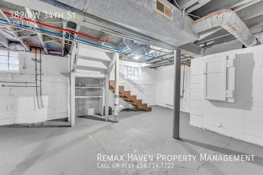 3820 W 34th St, Cleveland - Spacious 3-bed 1-bath single-family home! property image