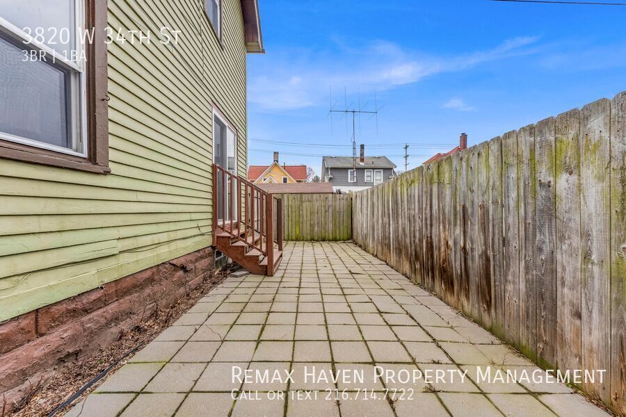 3820 W 34th St, Cleveland - Spacious 3-bed 1-bath single-family home! property image