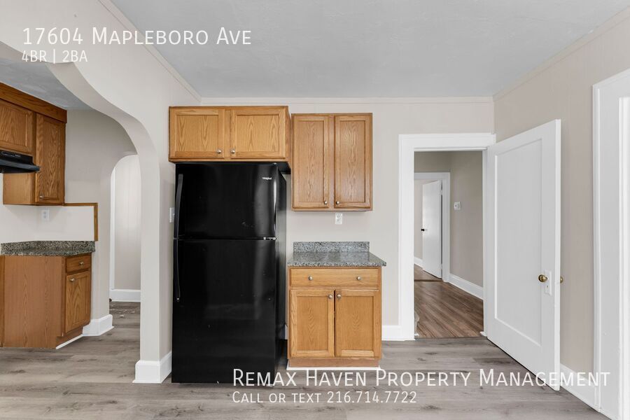 17604 Mapleboro Ave, Maple Heights - Spacious 4 -bed 1.5 -bath single-family home! property image