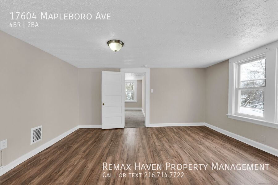 17604 Mapleboro Ave, Maple Heights - Spacious 4 -bed 1.5 -bath single-family home! property image