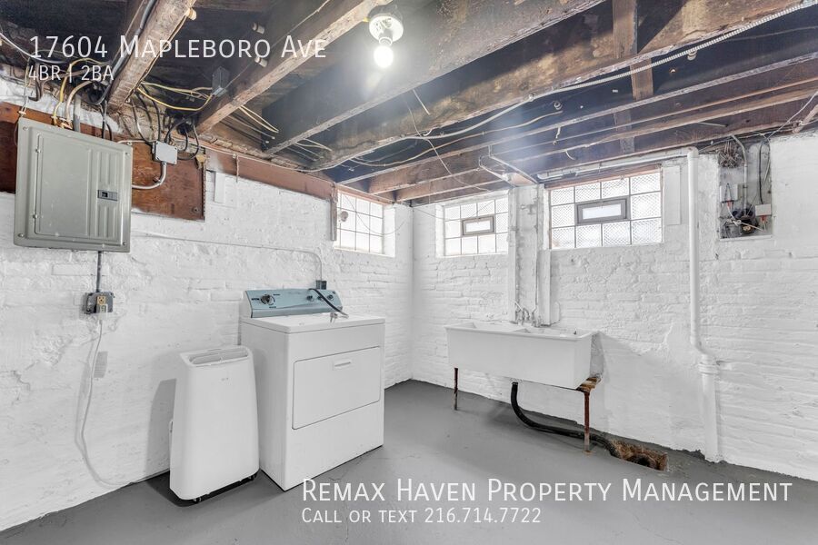 17604 Mapleboro Ave, Maple Heights - Spacious 4 -bed 1.5 -bath single-family home! property image