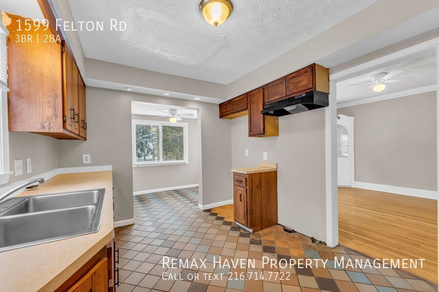 1599 Felton Rd, South Euclid - Spacious 3-bed 1.5 -bath single-family home! property image