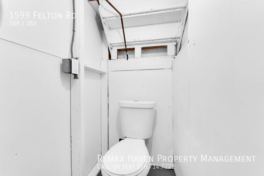 1599 Felton Rd, South Euclid - Spacious 3-bed 1.5 -bath single-family home! property image