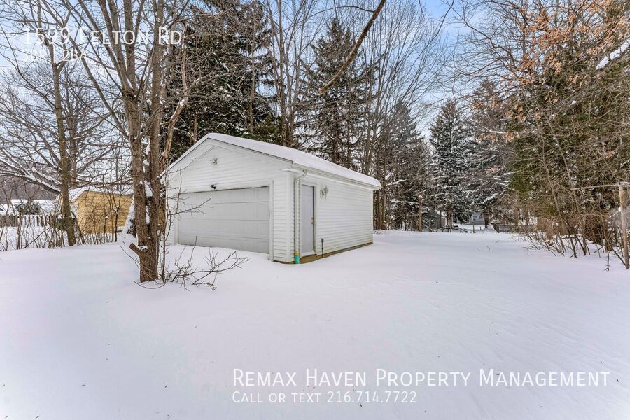 1599 Felton Rd, South Euclid - Spacious 3-bed 1.5 -bath single-family home! property image