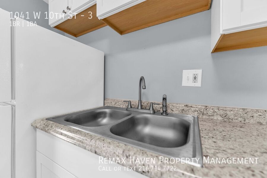 1041 W 10th St | Unit 3, Lorain - Spacious 1-bed 1-bath multi-family home!  property image