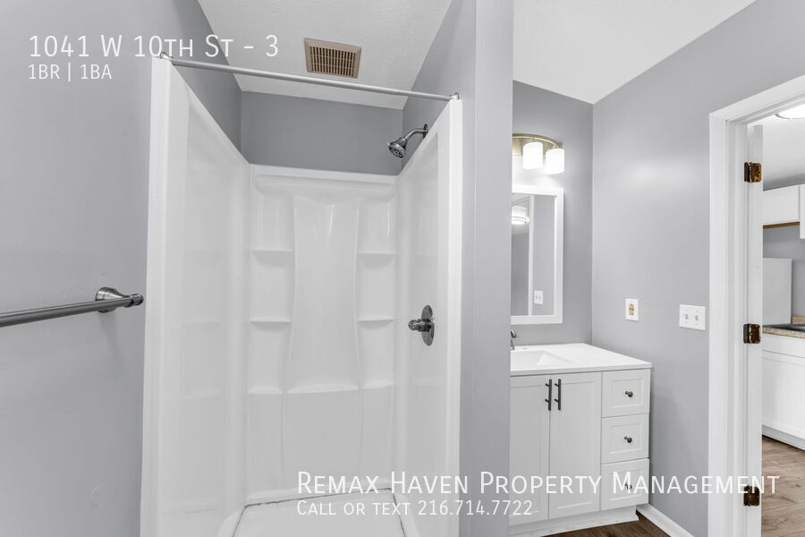 1041 W 10th St | Unit 3, Lorain - Spacious 1-bed 1-bath multi-family home!  property image